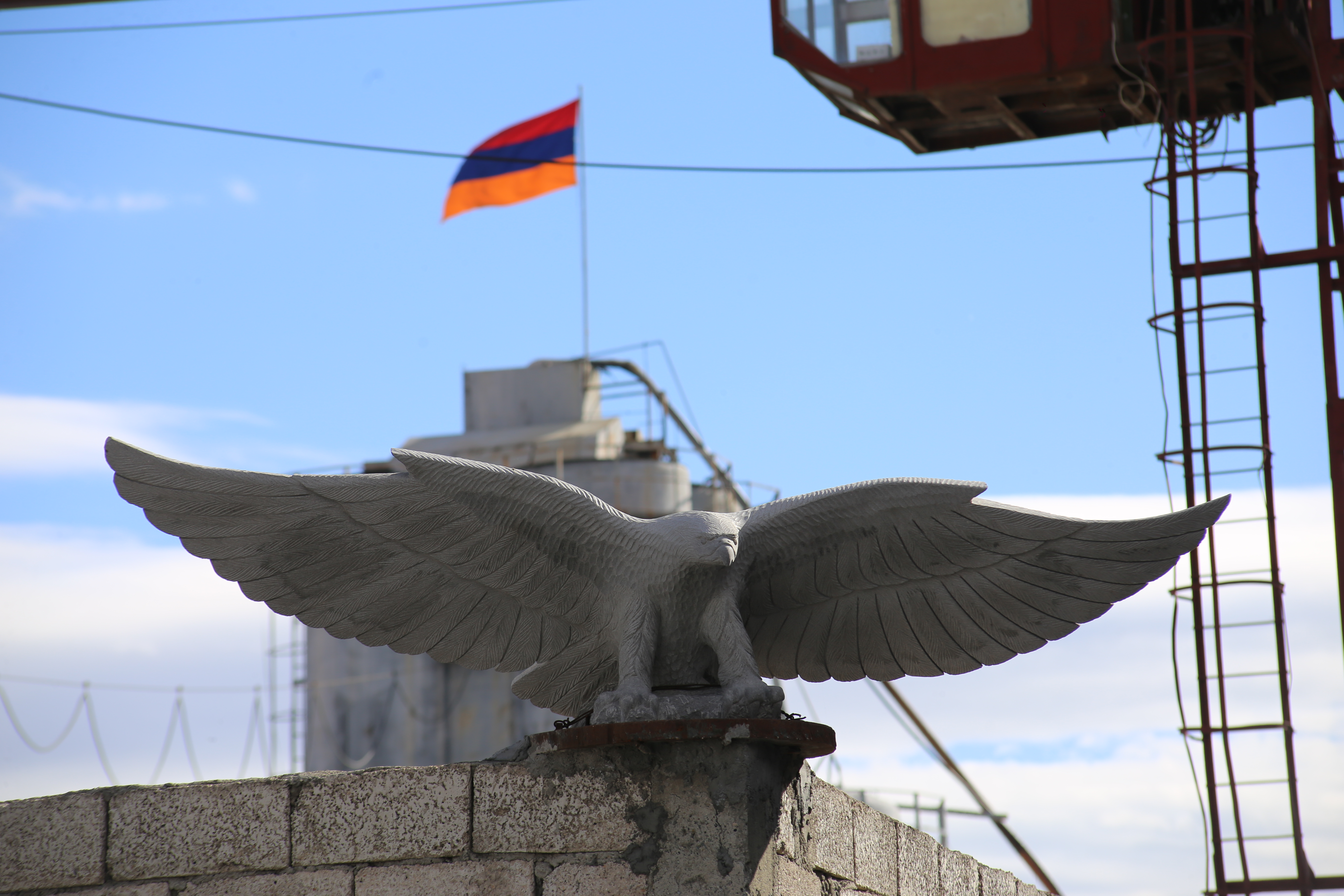 Արծիվ - արձան